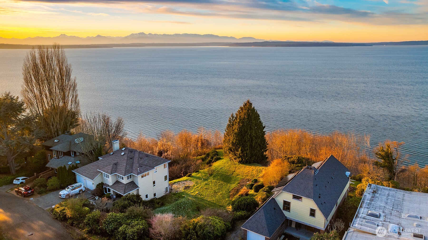 1932 NW Blue Ridge Drive , Seattle, WA 98177