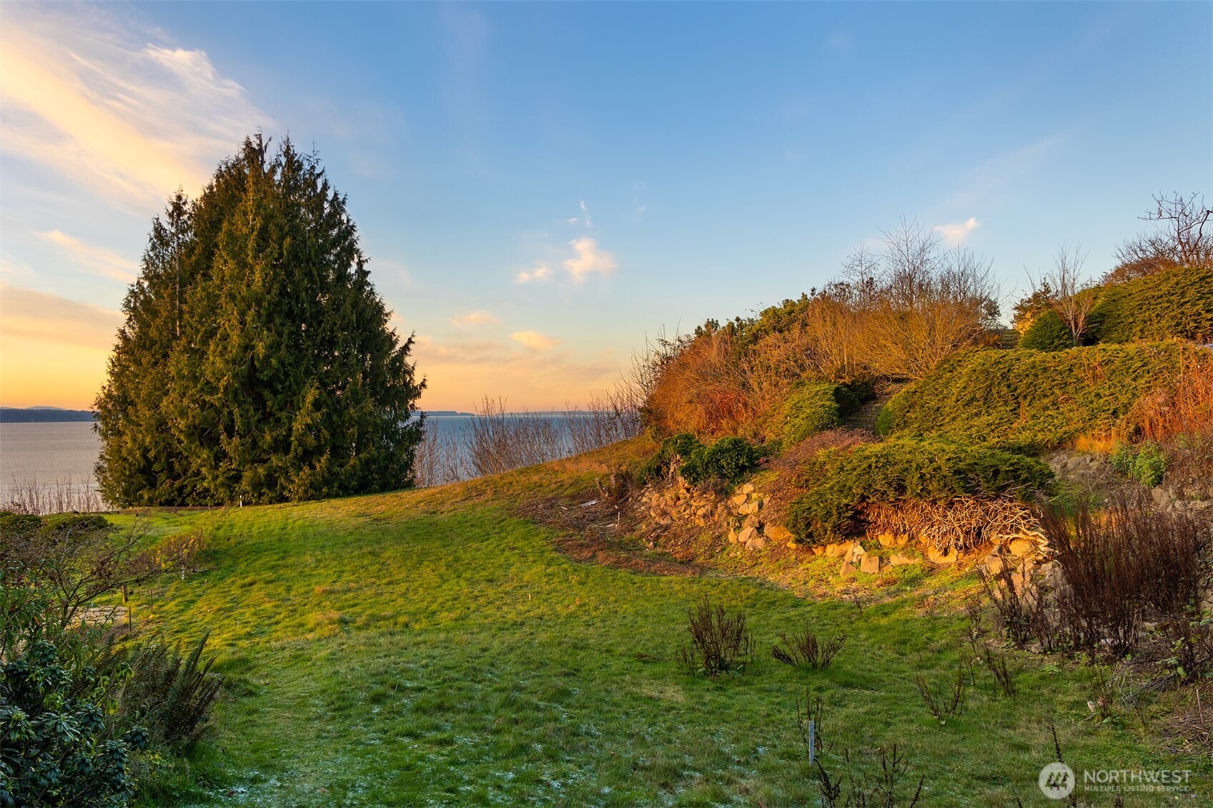 1932 NW Blue Ridge Drive , Seattle, WA 98177