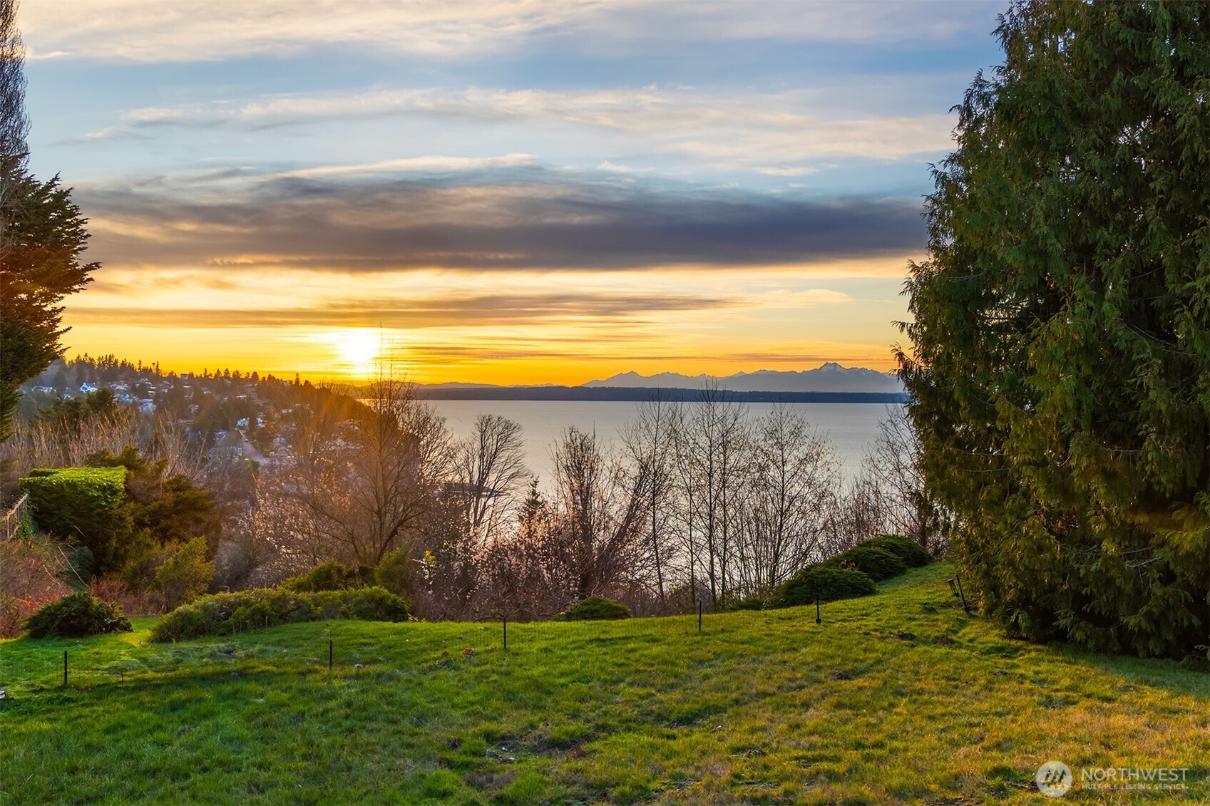 1932 NW Blue Ridge Drive , Seattle, WA 98177