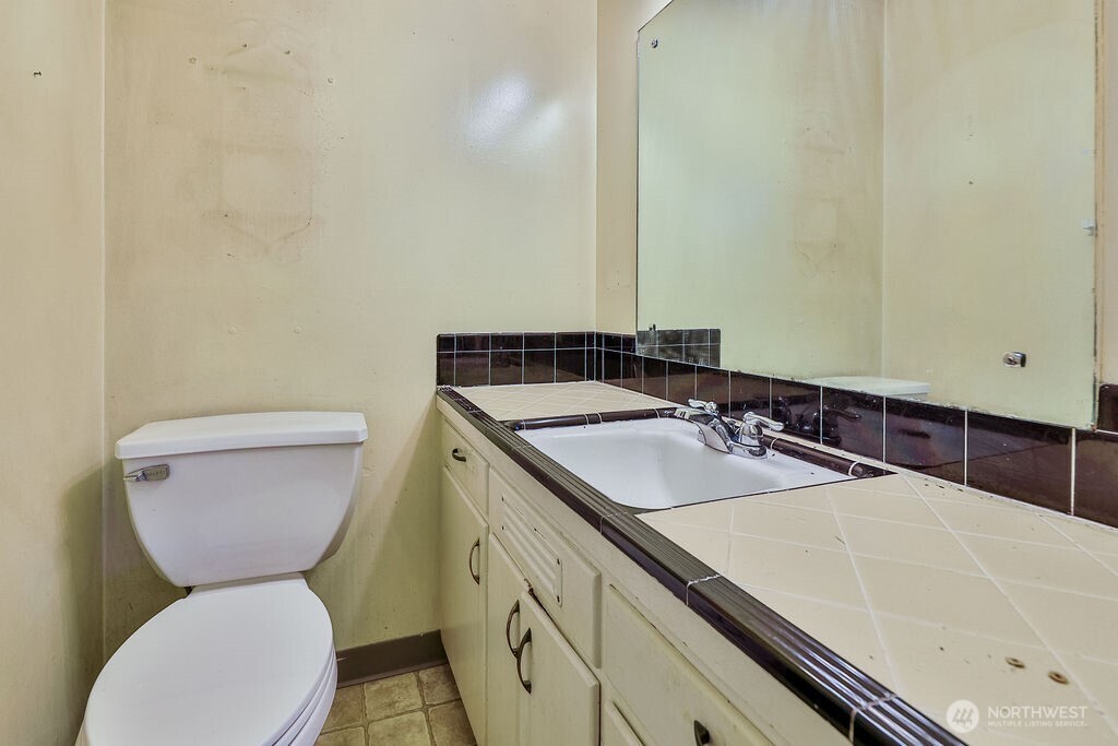 9105 104th Street SW, Lakewood, WA 98498