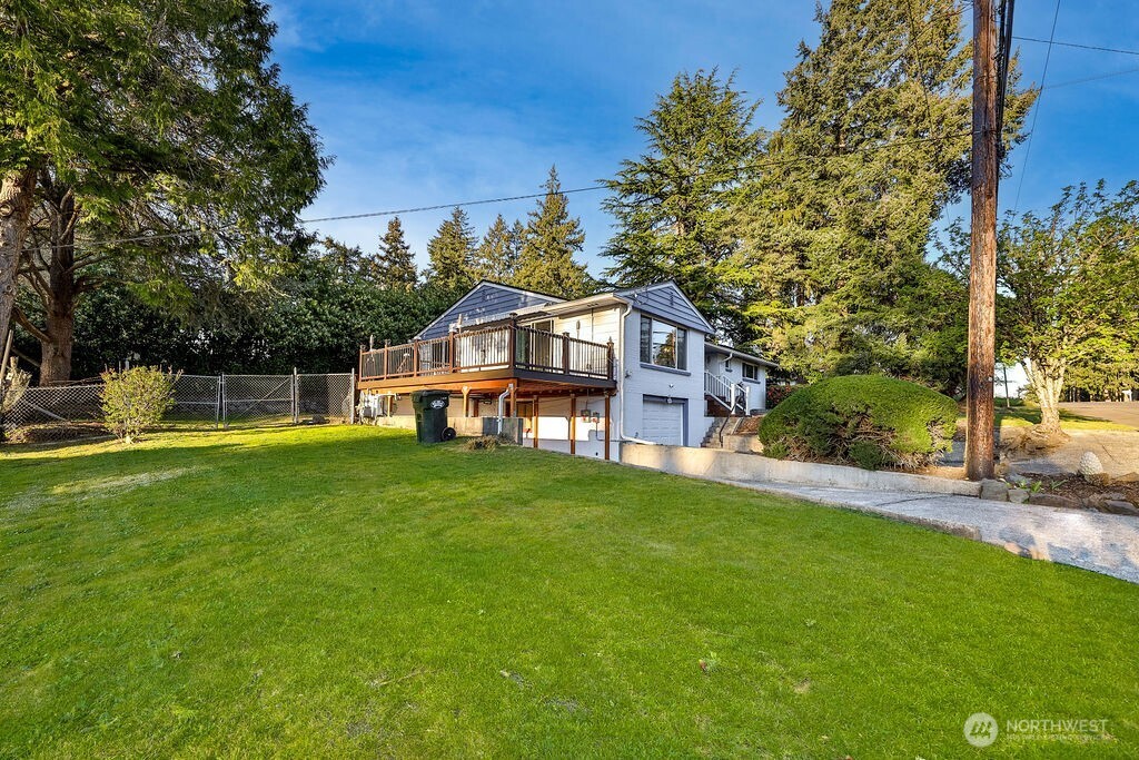 9105 104th Street SW, Lakewood, WA 98498