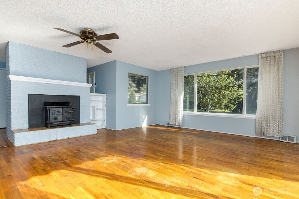 9105 104th Street SW, Lakewood, WA 98498