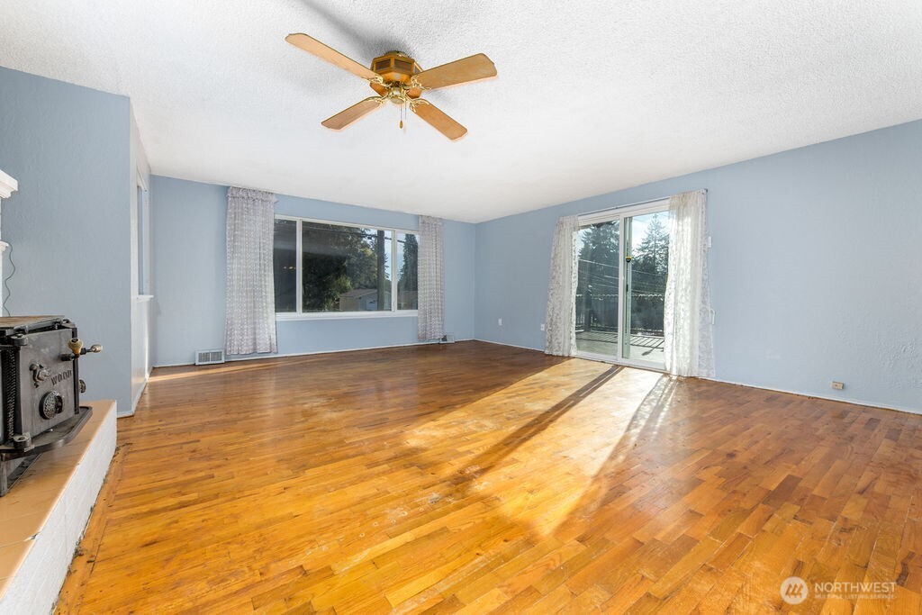 9105 104th Street SW, Lakewood, WA 98498