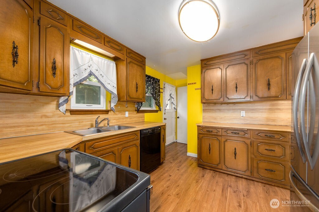 9105 104th Street SW, Lakewood, WA 98498