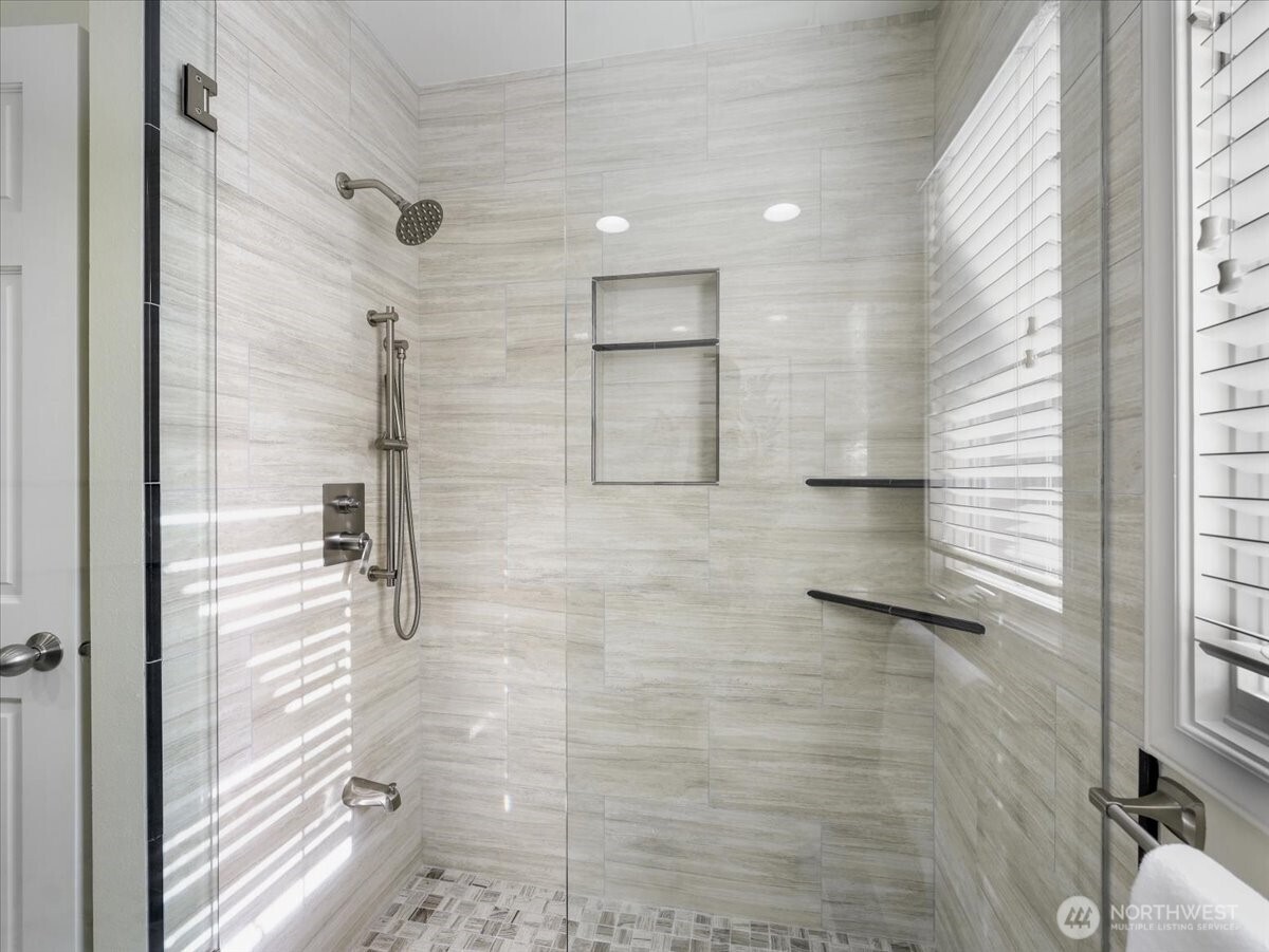 14823 164th Place NE, Woodinville, WA 98072