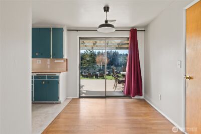 1805 37th Street , Anacortes, WA 98221-4007 - Photo 11