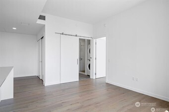 10232 NE 10th Street #1207, Bellevue, WA 98004