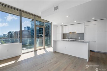 10232 NE 10th Street #1207, Bellevue, WA 98004