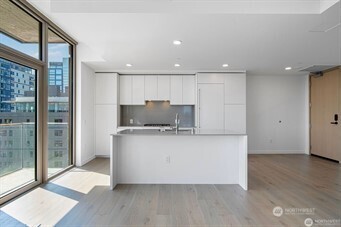 10232 NE 10th Street #1207, Bellevue, WA 98004