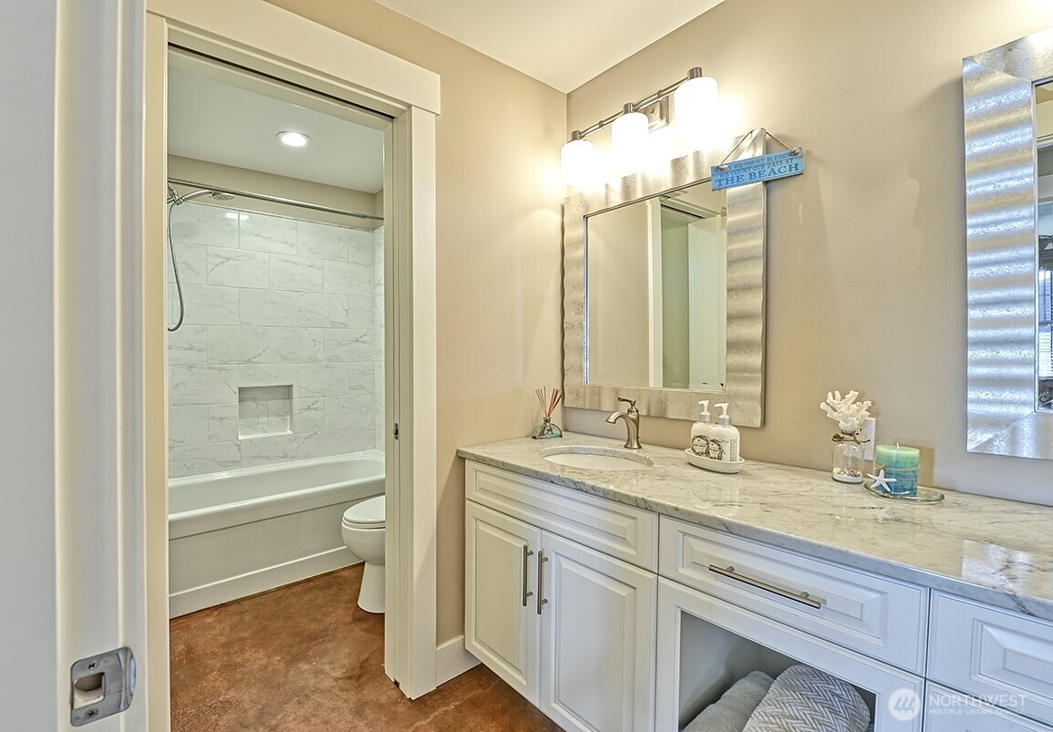 3042 Northshore Road , Bellingham, WA 98226