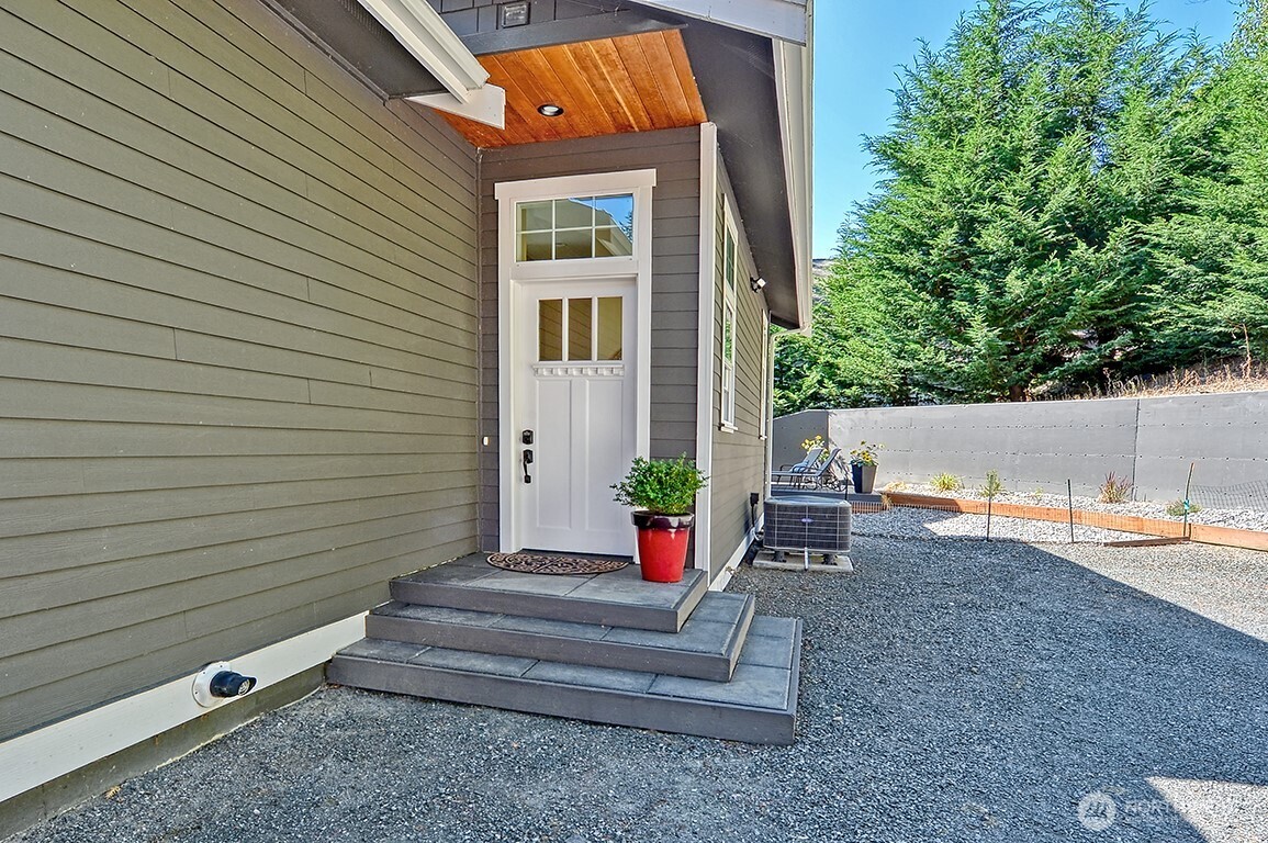 3042 Northshore Road , Bellingham, WA 98226