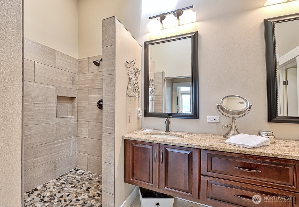 3042 Northshore Road , Bellingham, WA 98226
