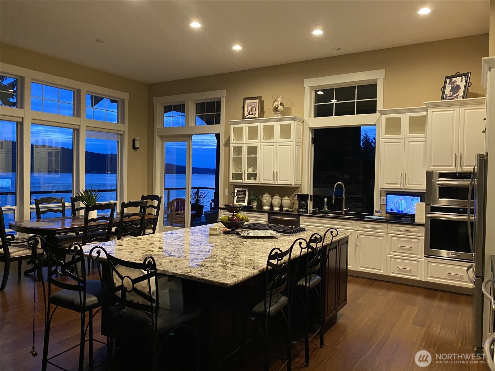 3042 Northshore Road , Bellingham, WA 98226