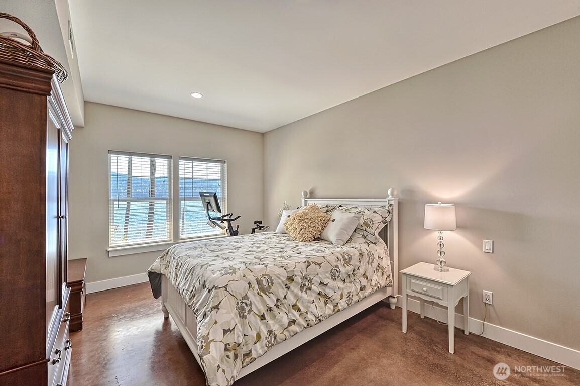 3042 Northshore Road , Bellingham, WA 98226