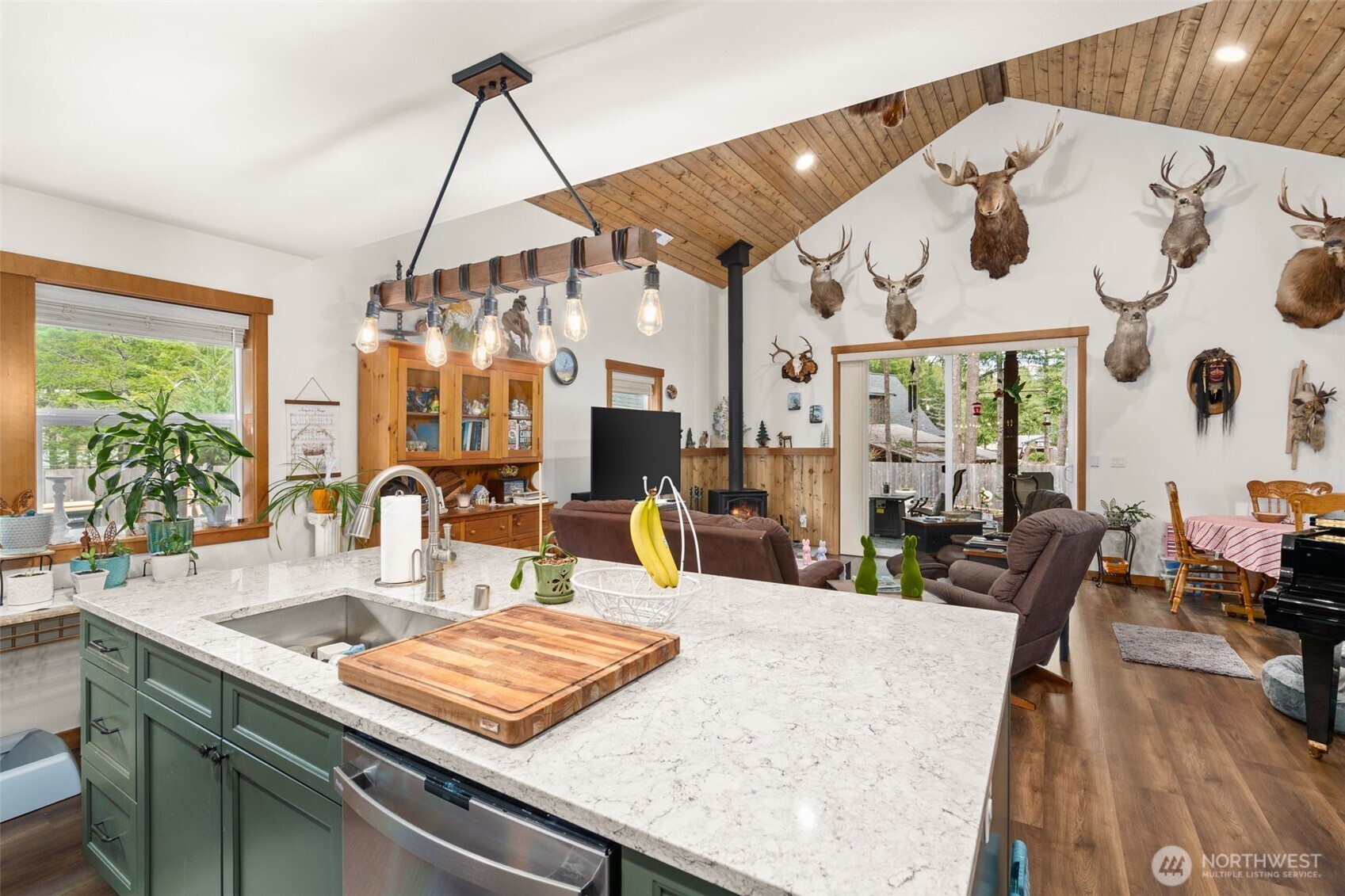 103 Mountain View Lane S, Packwood, WA 98361