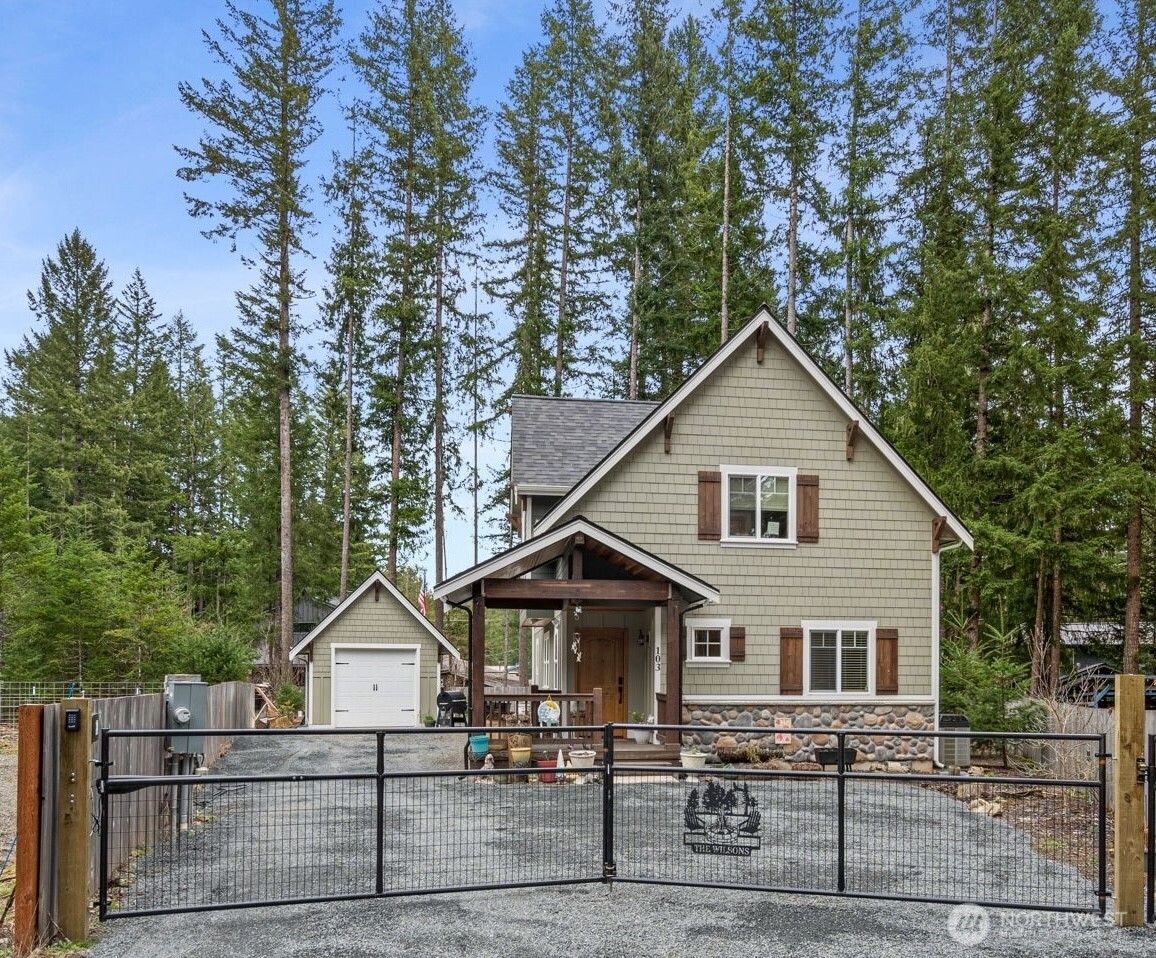 103 Mountain View Lane S, Packwood, WA 98361