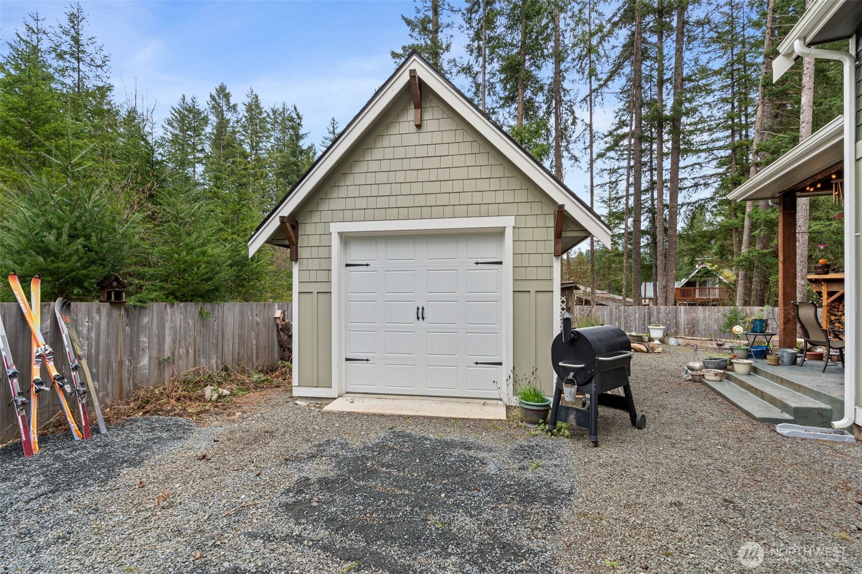 103 Mountain View Lane S, Packwood, WA 98361