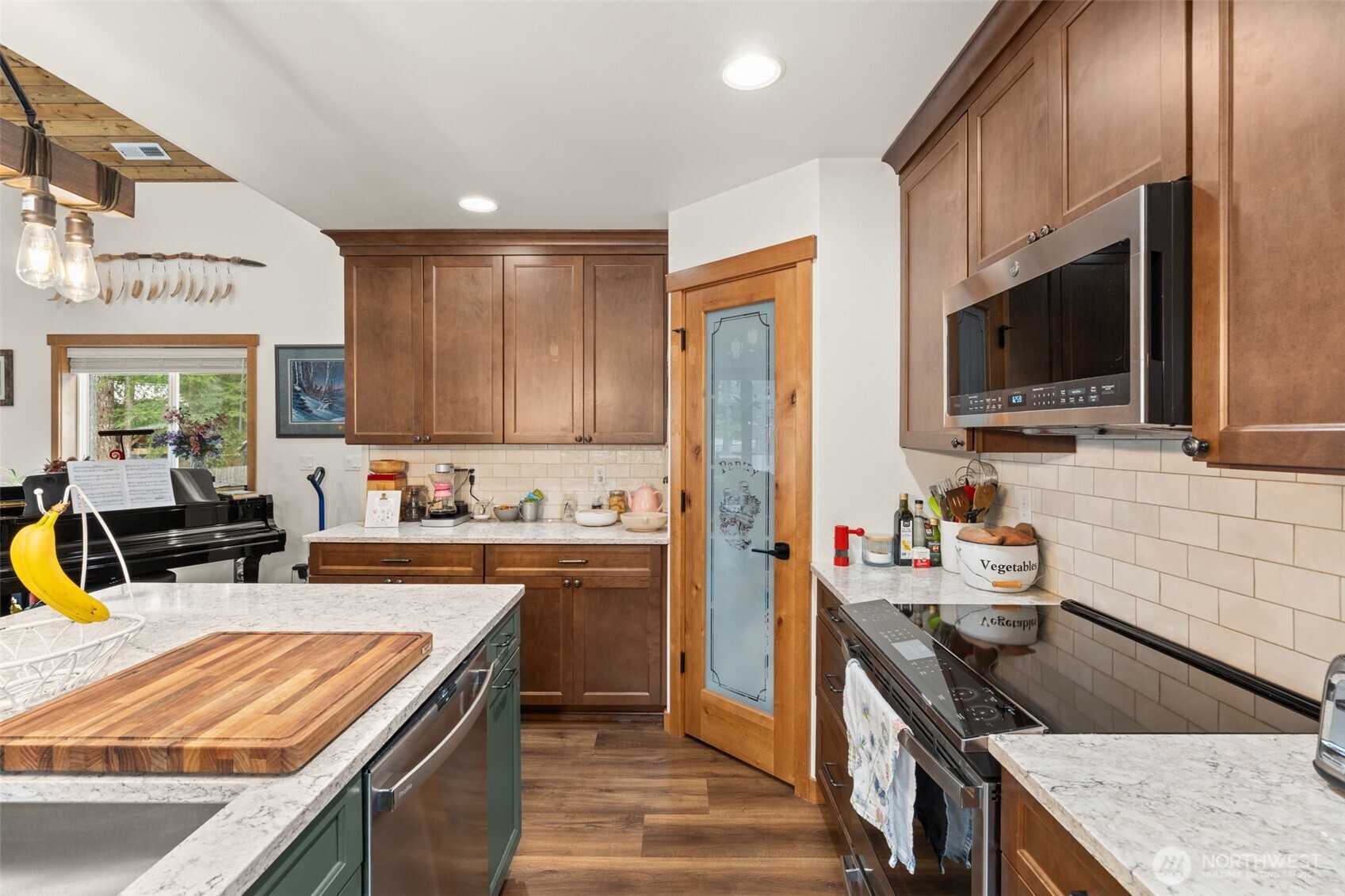 103 Mountain View Lane S, Packwood, WA 98361