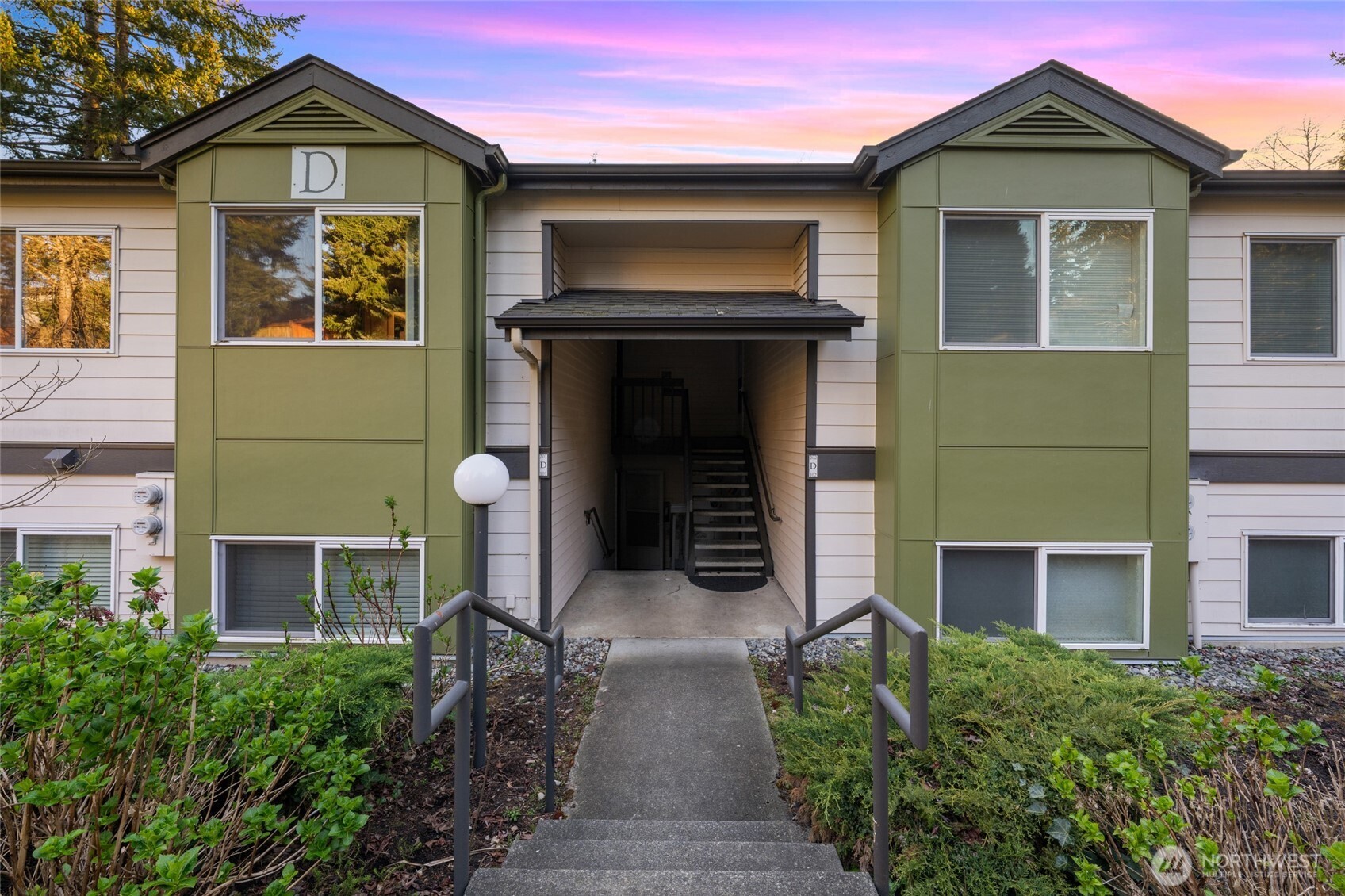 31500 33rd Place SW #D201, Federal Way, WA 98023