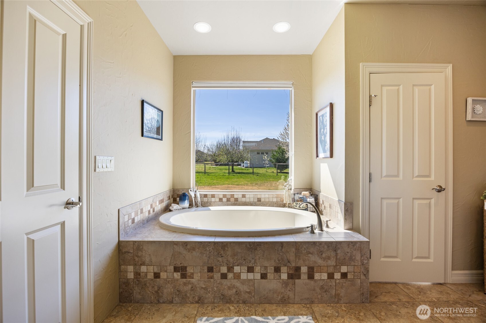 1859 F.5 Road NE, Moses Lake, WA 98837