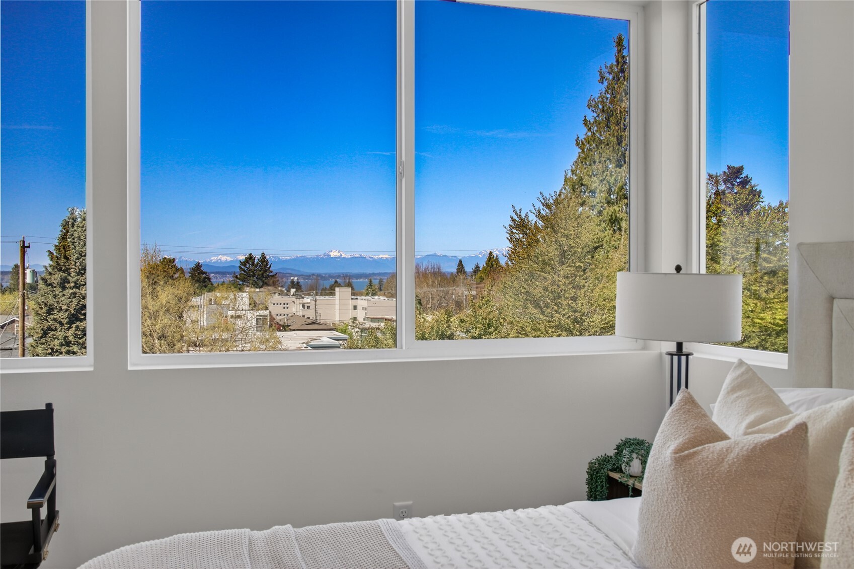 6318 41st Avenue SW #A, Seattle, WA 98136