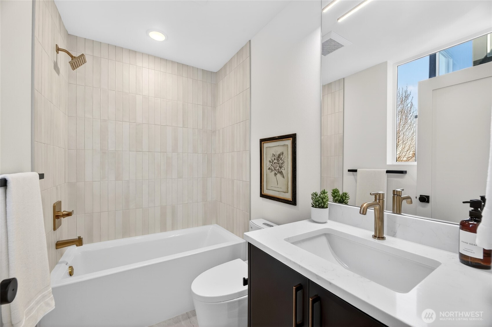 6318 41st Avenue SW #A, Seattle, WA 98136