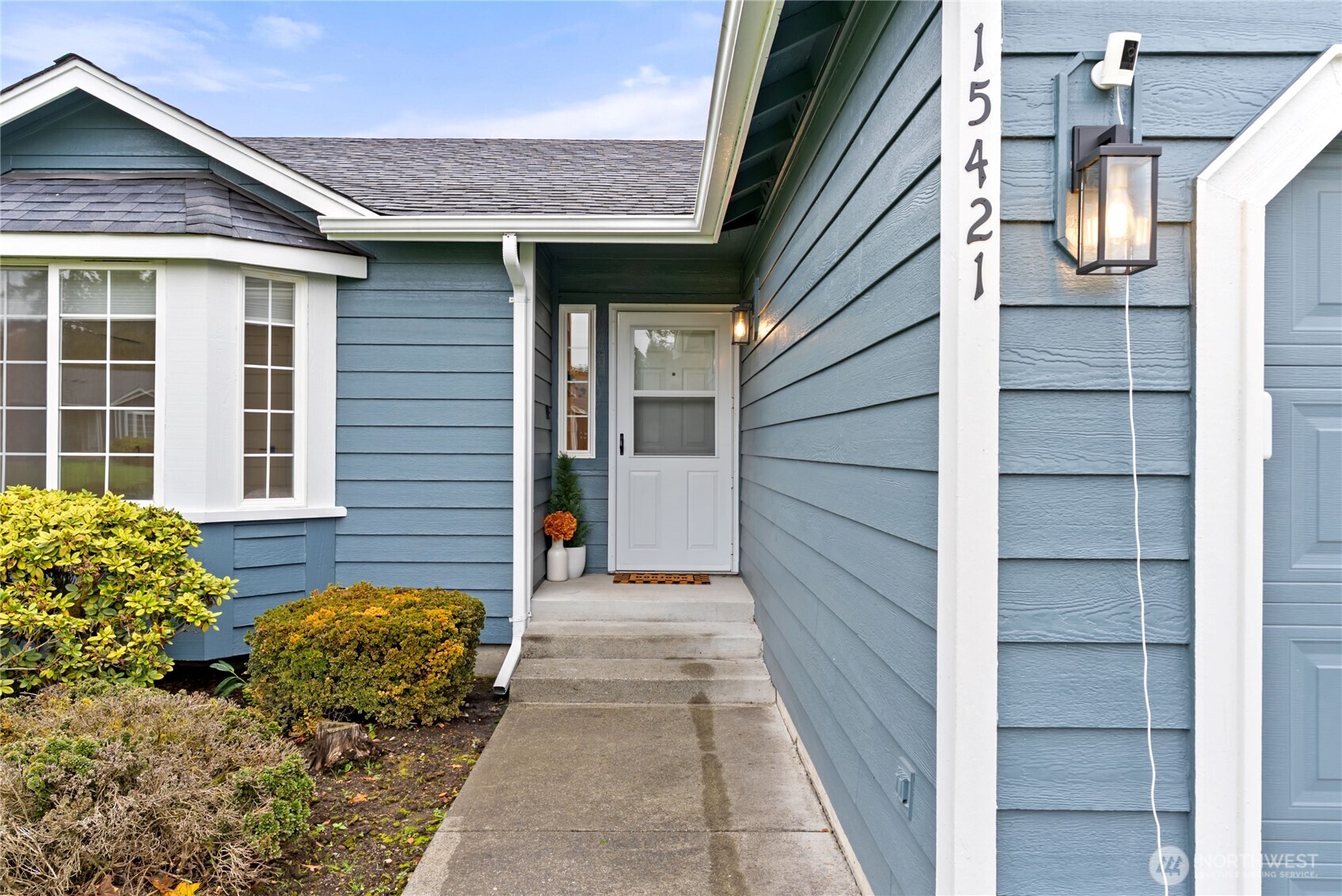 15421 8th Avenue Ct E, Tacoma, WA 98445