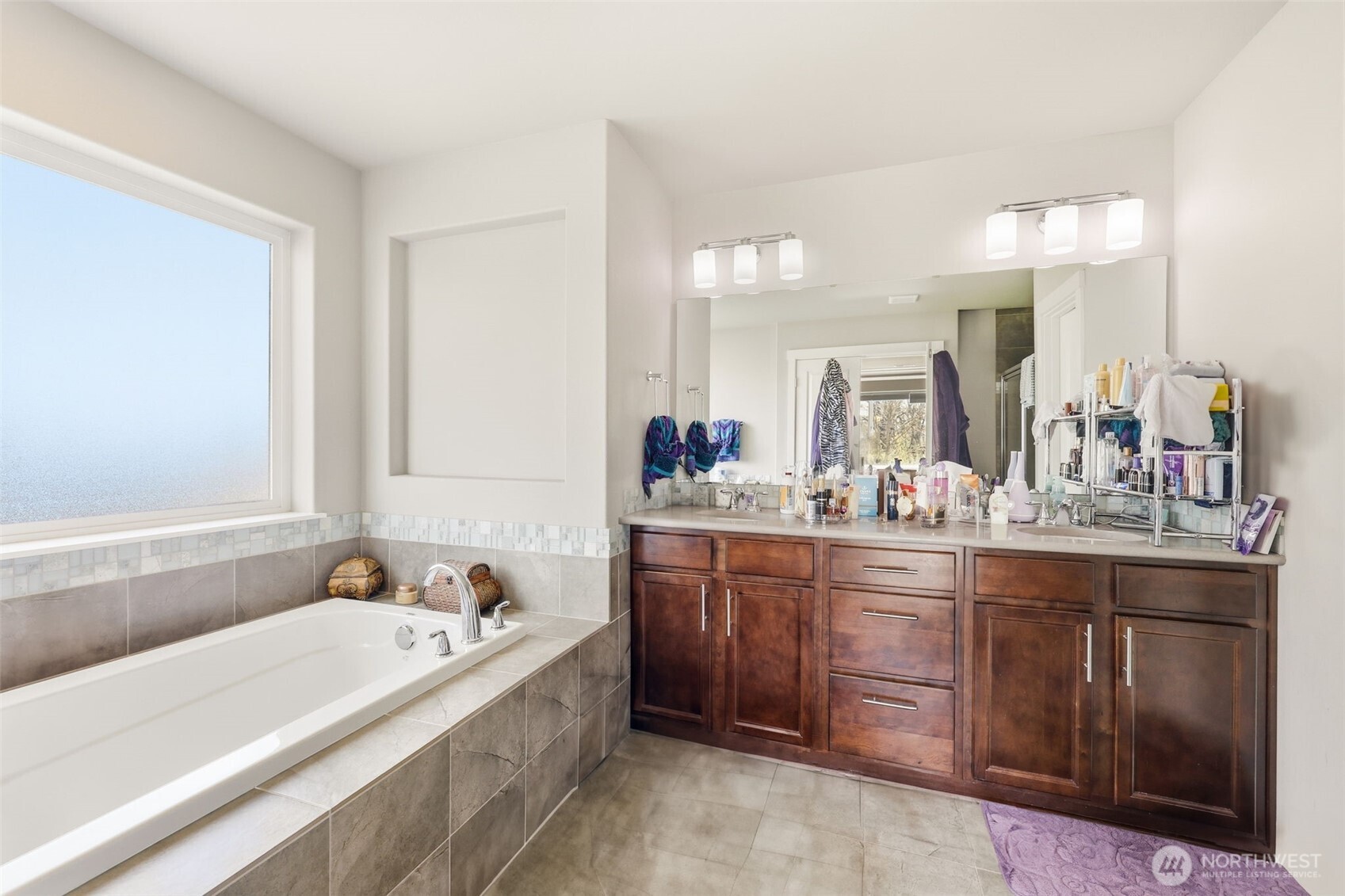 35703 20th Avenue SW, Federal Way, WA 98023