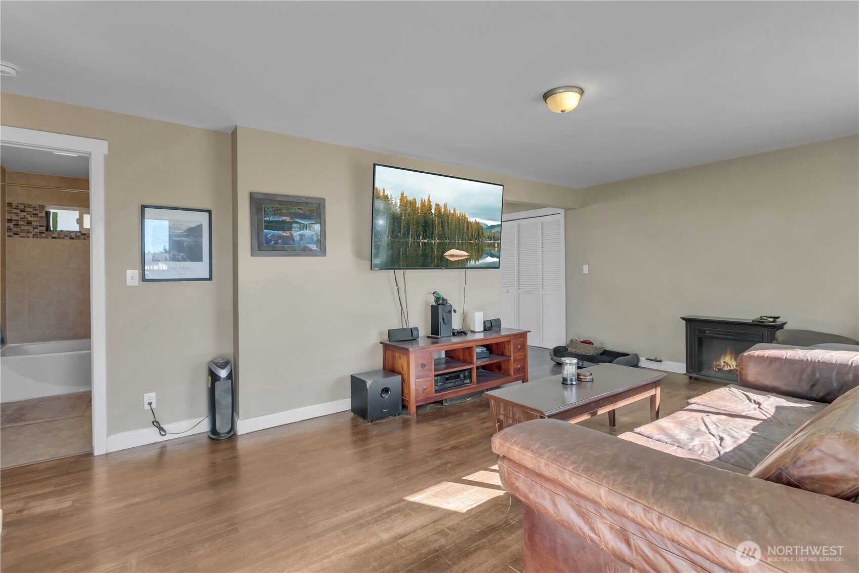 516 6th Ave S, Kent, WA 98032