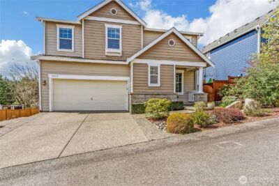 2023 Kennewick Place NE, Renton, WA 98056 - Photo 2