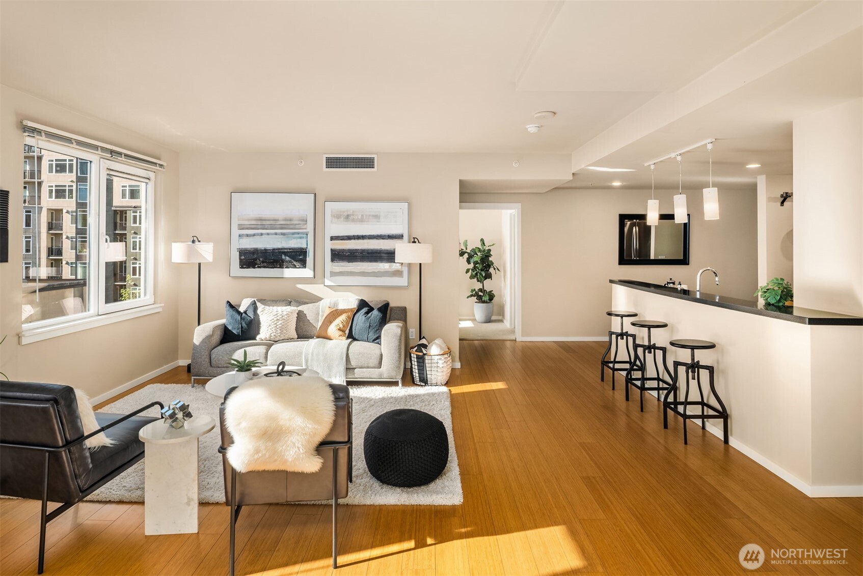 76 Cedar Street #609, Seattle, WA 98121