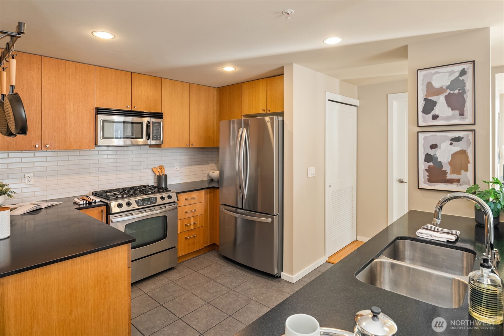 76 Cedar Street #609, Seattle, WA 98121