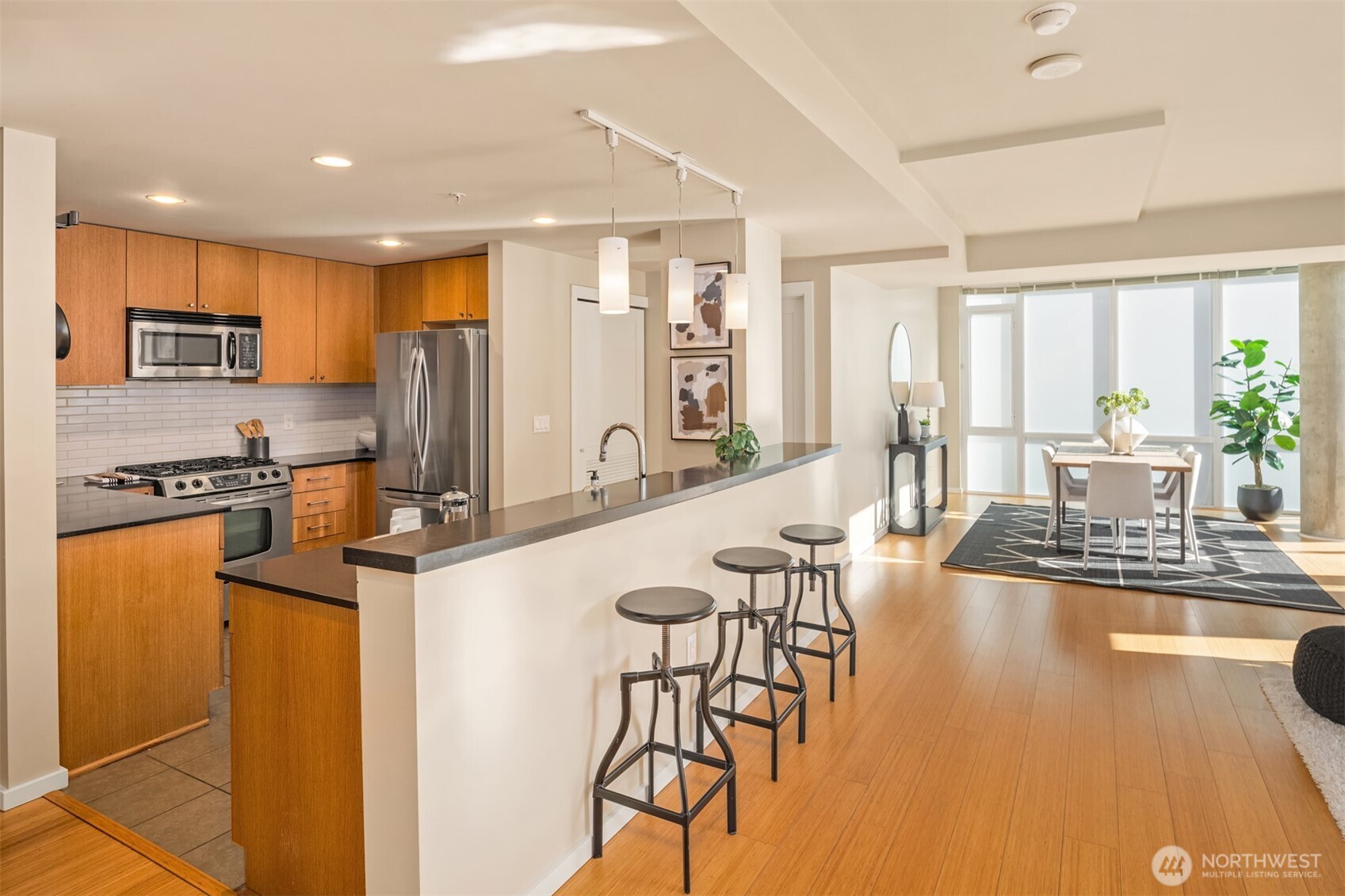 76 Cedar Street #609, Seattle, WA 98121