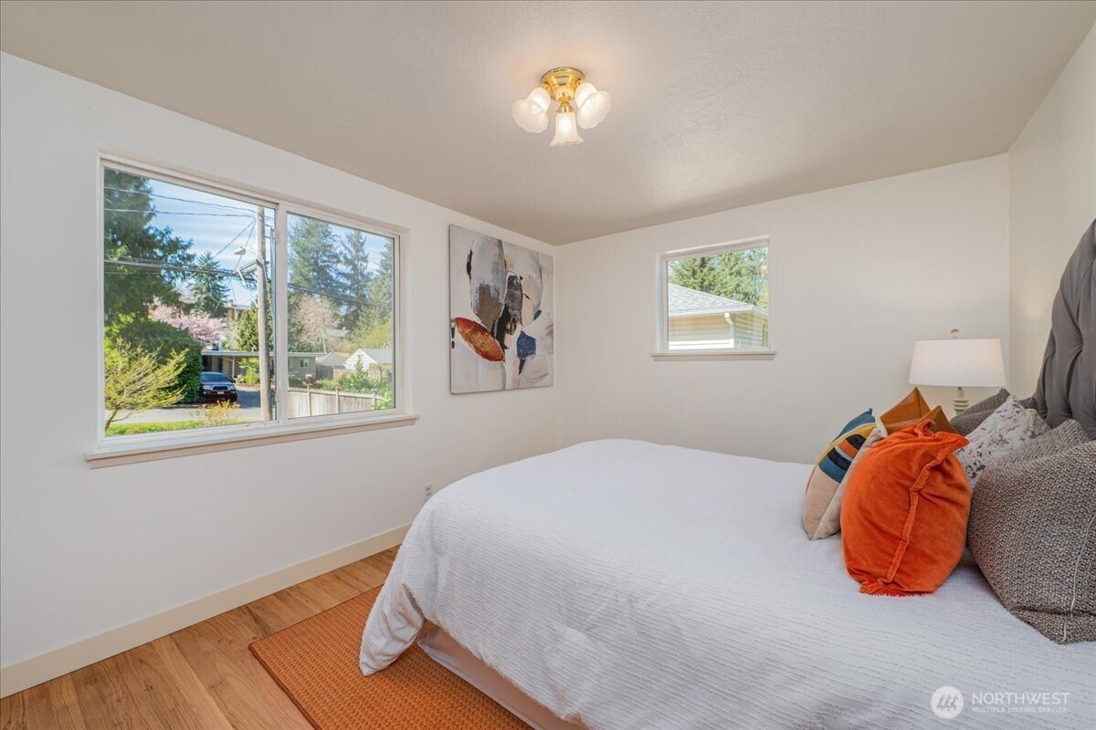 14828 Ashworth Avenue N, Seattle, WA 98117