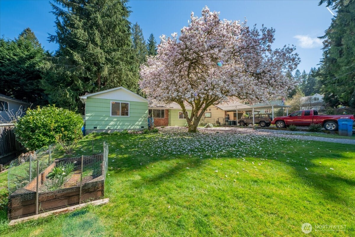 14828 Ashworth Avenue N, Seattle, WA 98117