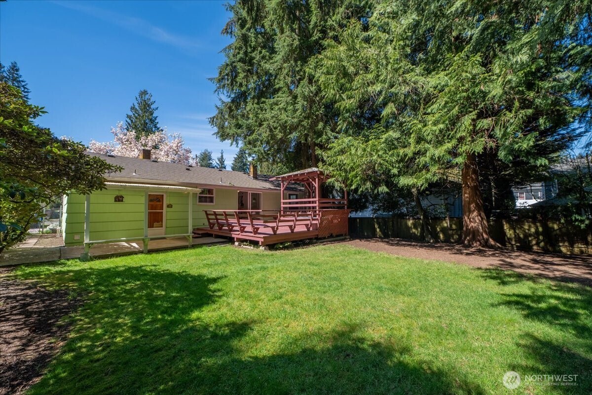 14828 Ashworth Avenue N, Seattle, WA 98117