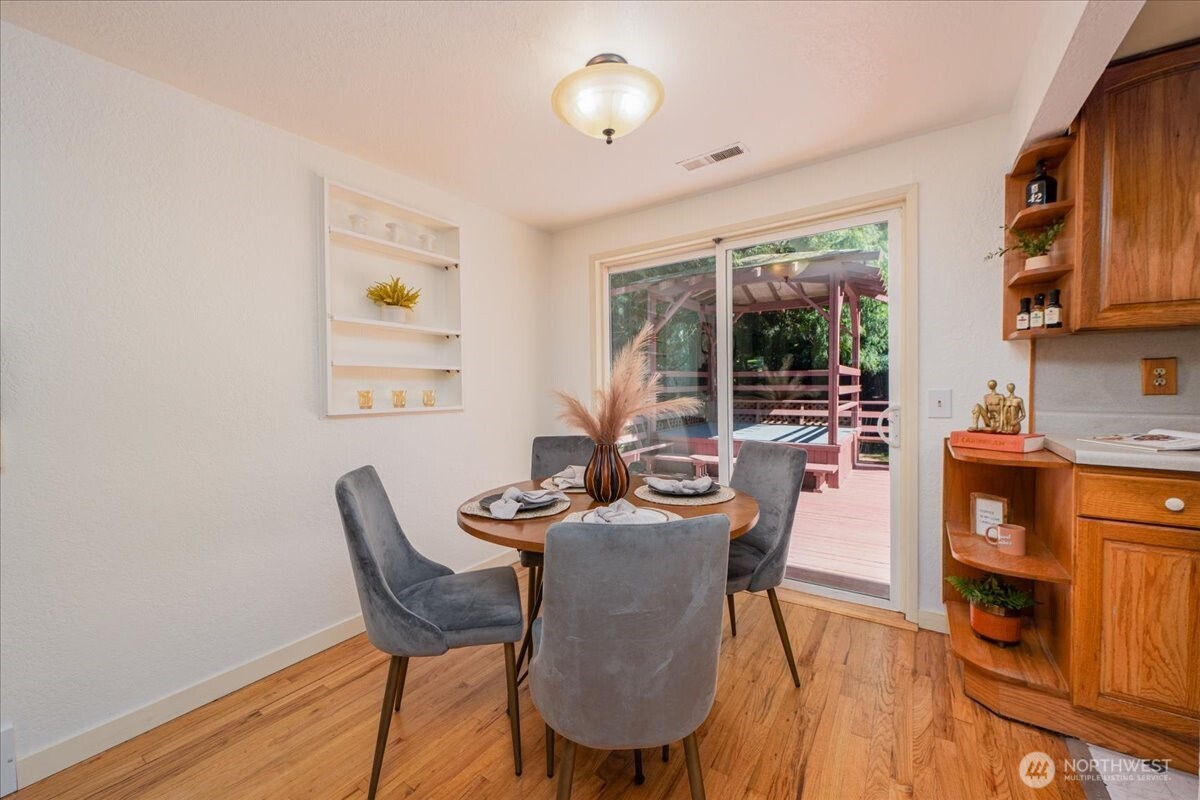 14828 Ashworth Avenue N, Seattle, WA 98117