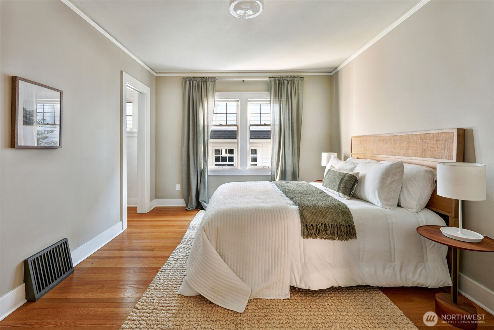 719 35th Avenue , Seattle, WA 98122