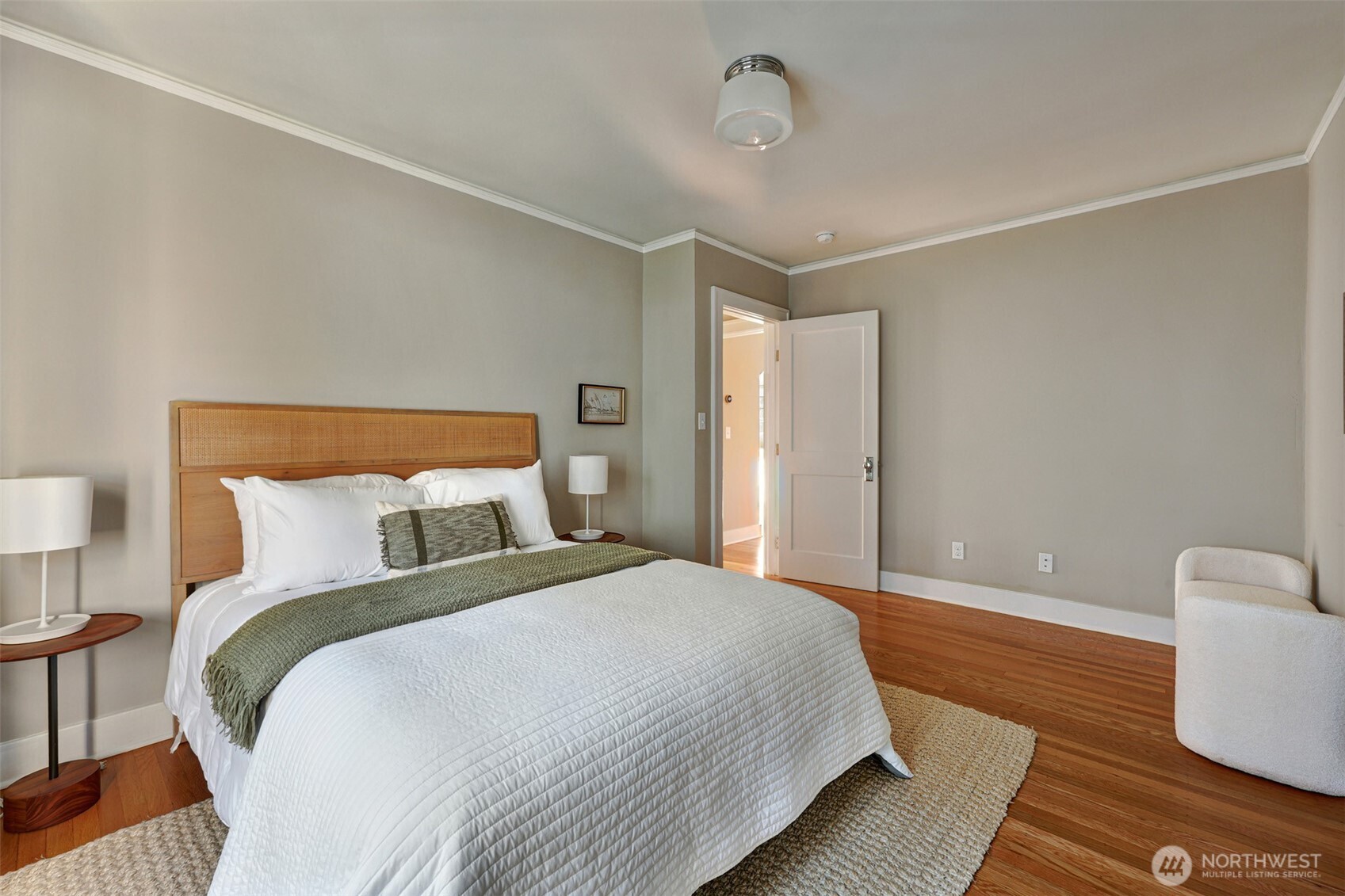 719 35th Avenue , Seattle, WA 98122