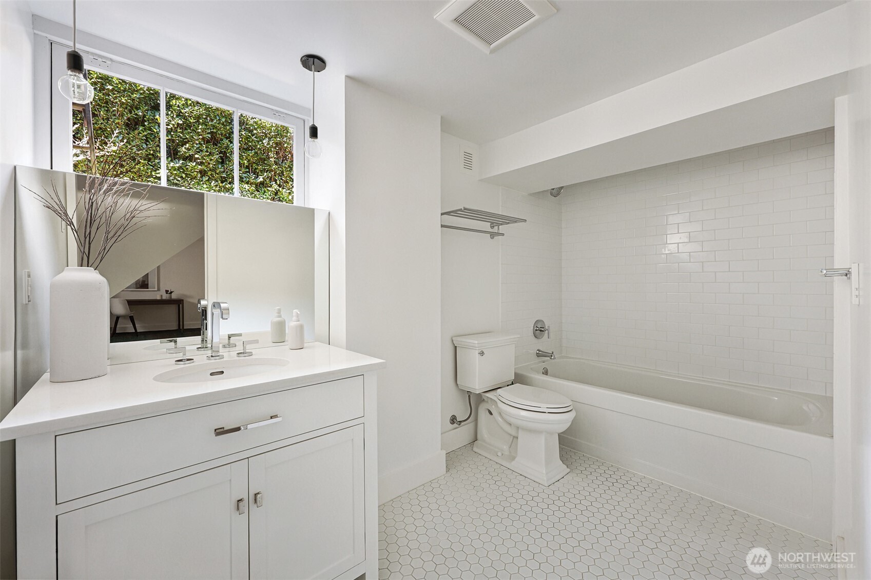 719 35th Avenue , Seattle, WA 98122