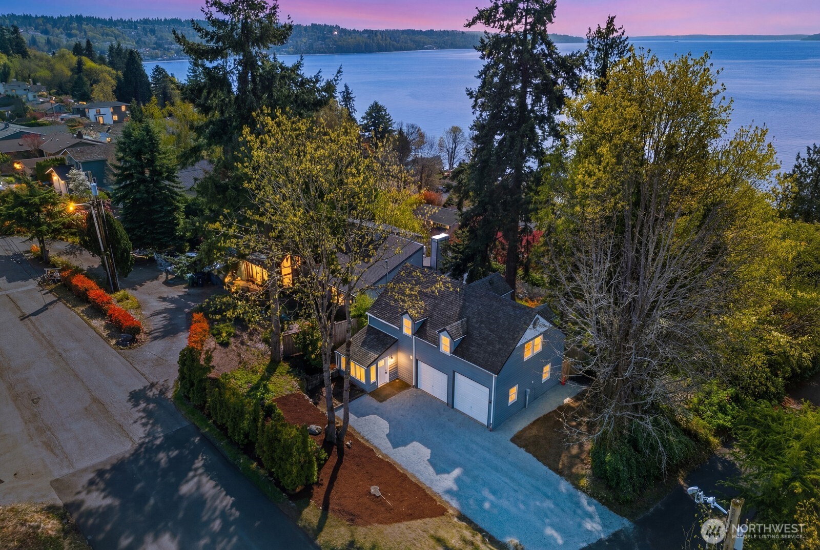 905 S 270th Street , Des Moines, WA 98198