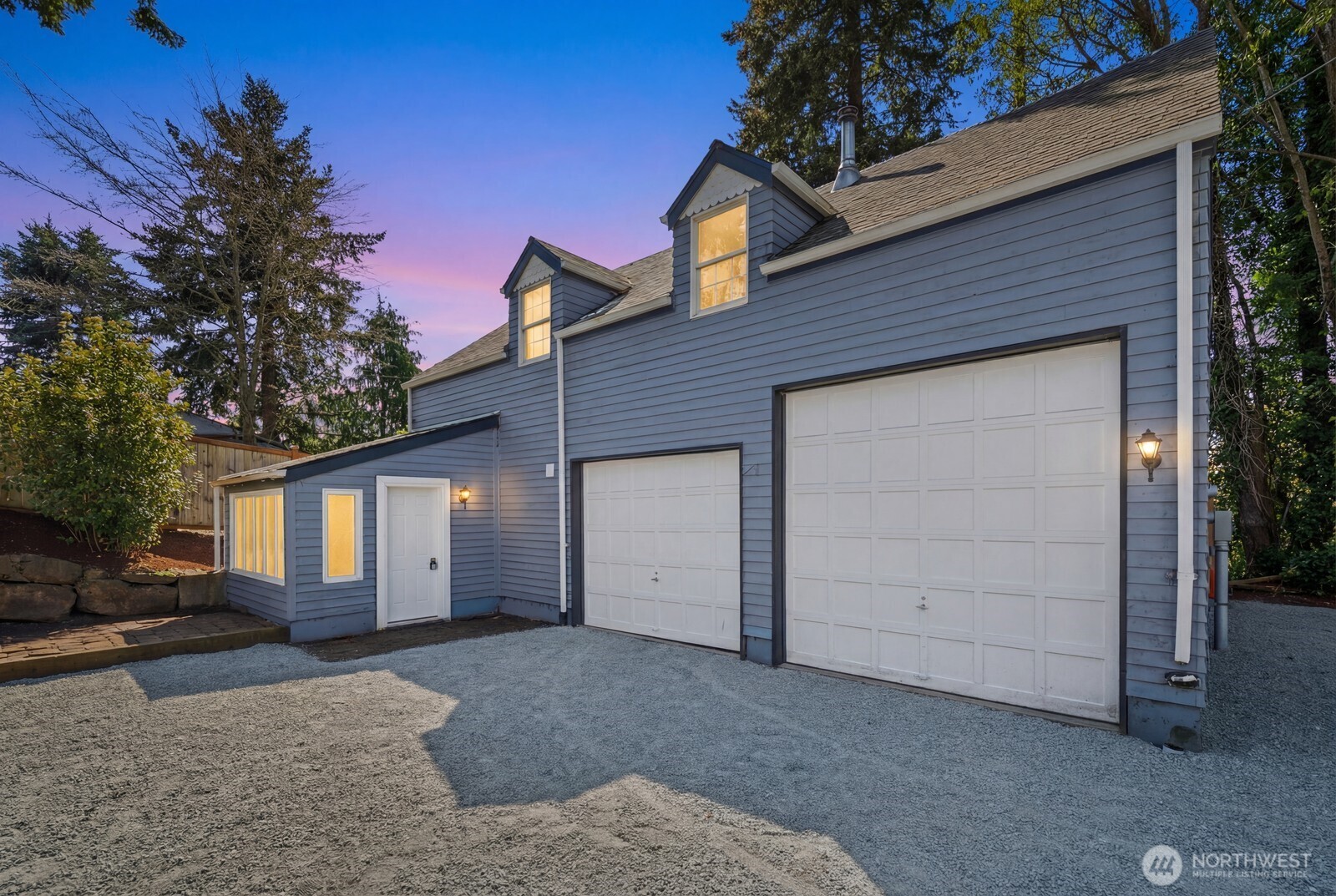 905 S 270th Street , Des Moines, WA 98198