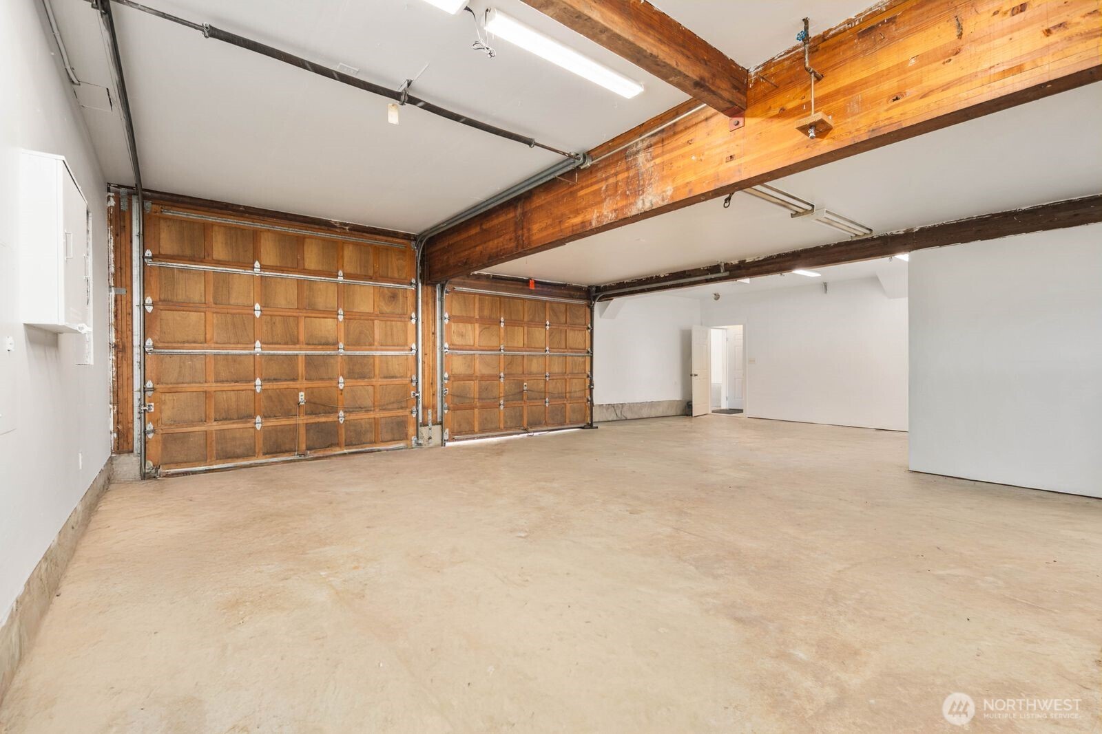 905 S 270th Street , Des Moines, WA 98198