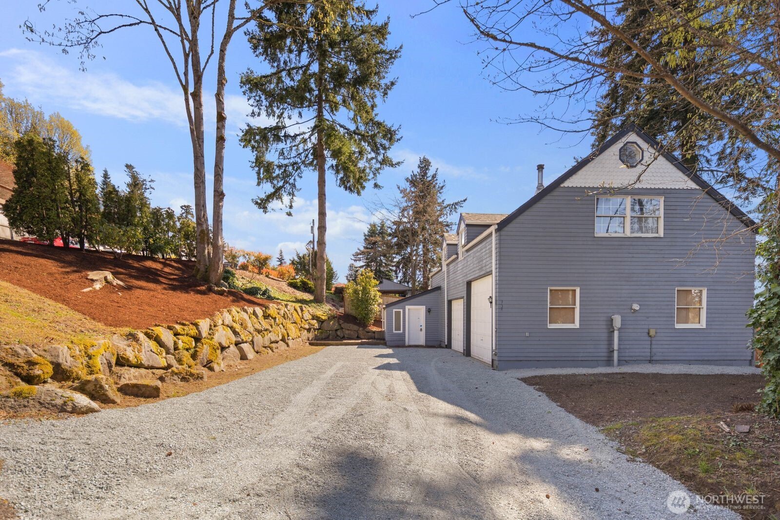 905 S 270th Street , Des Moines, WA 98198