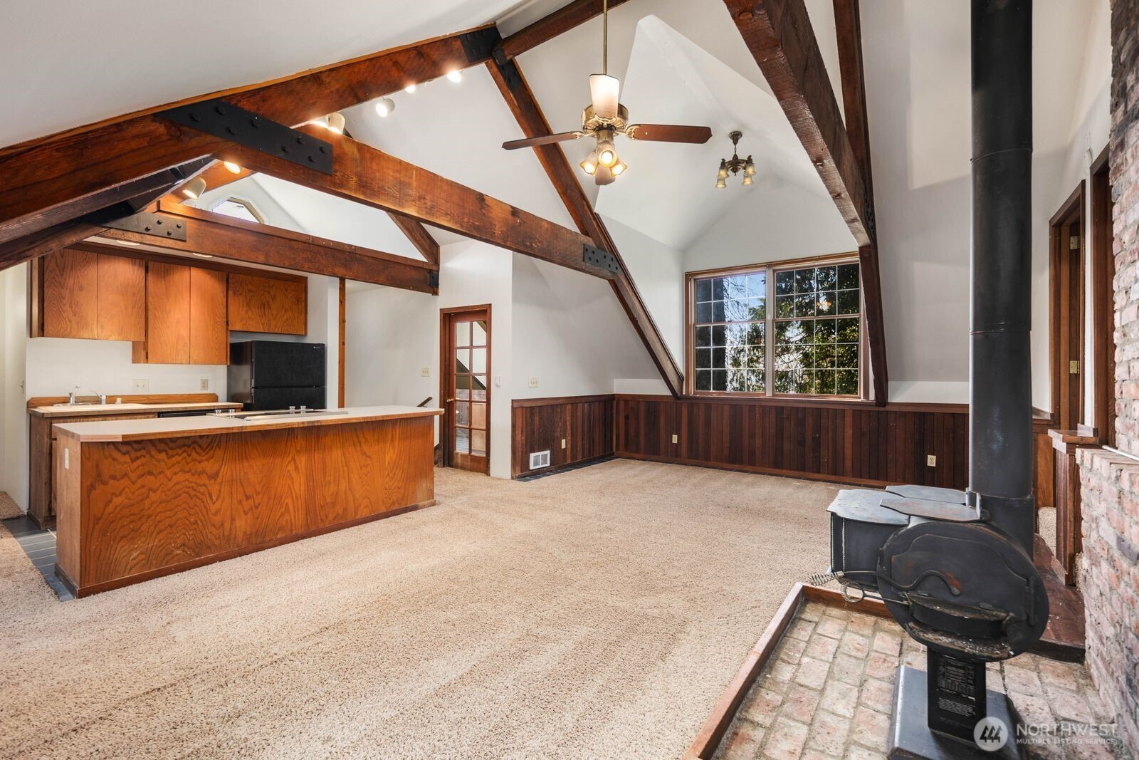 905 S 270th Street , Des Moines, WA 98198