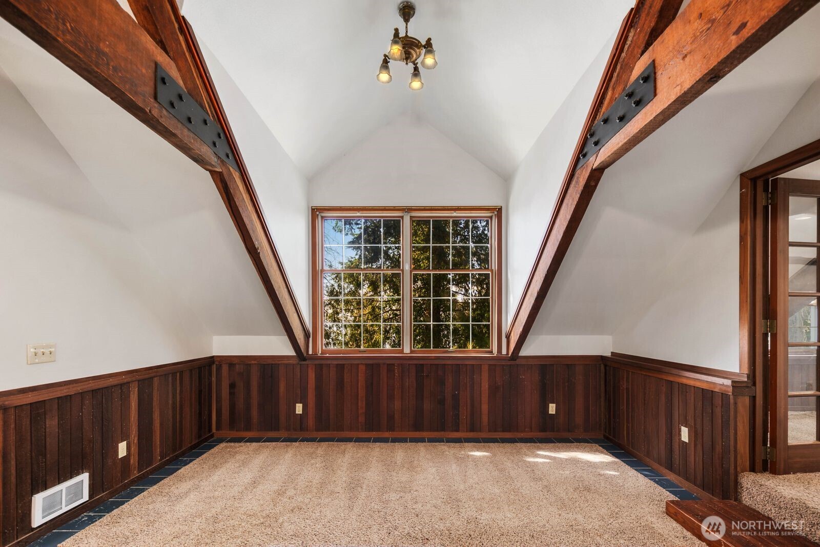 905 S 270th Street , Des Moines, WA 98198