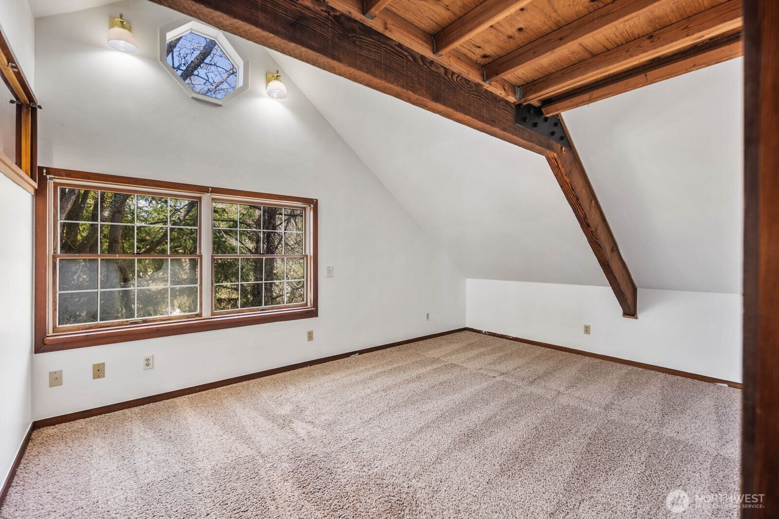 905 S 270th Street , Des Moines, WA 98198