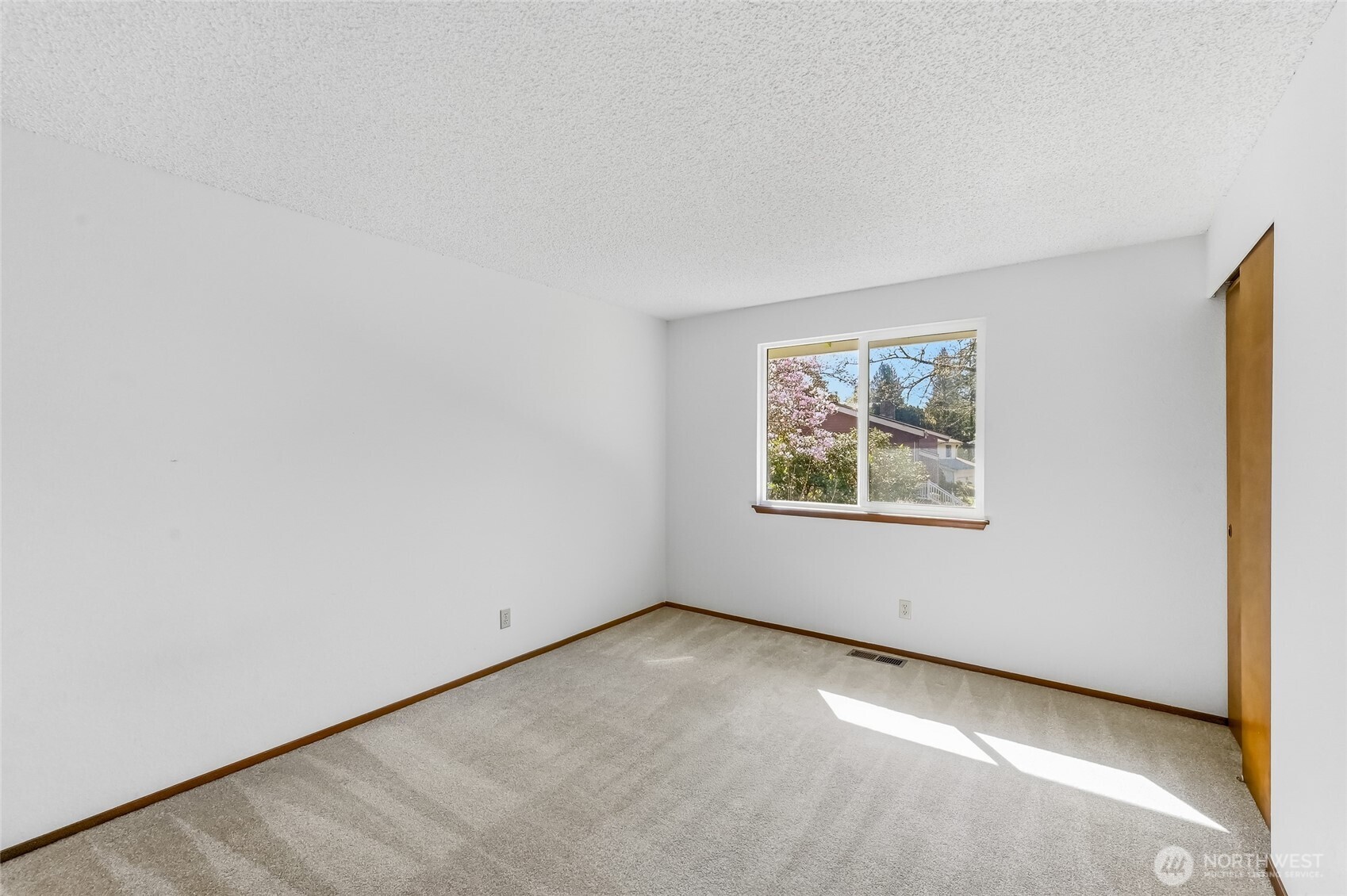 5600 140th Place SE, Bellevue, WA 98006