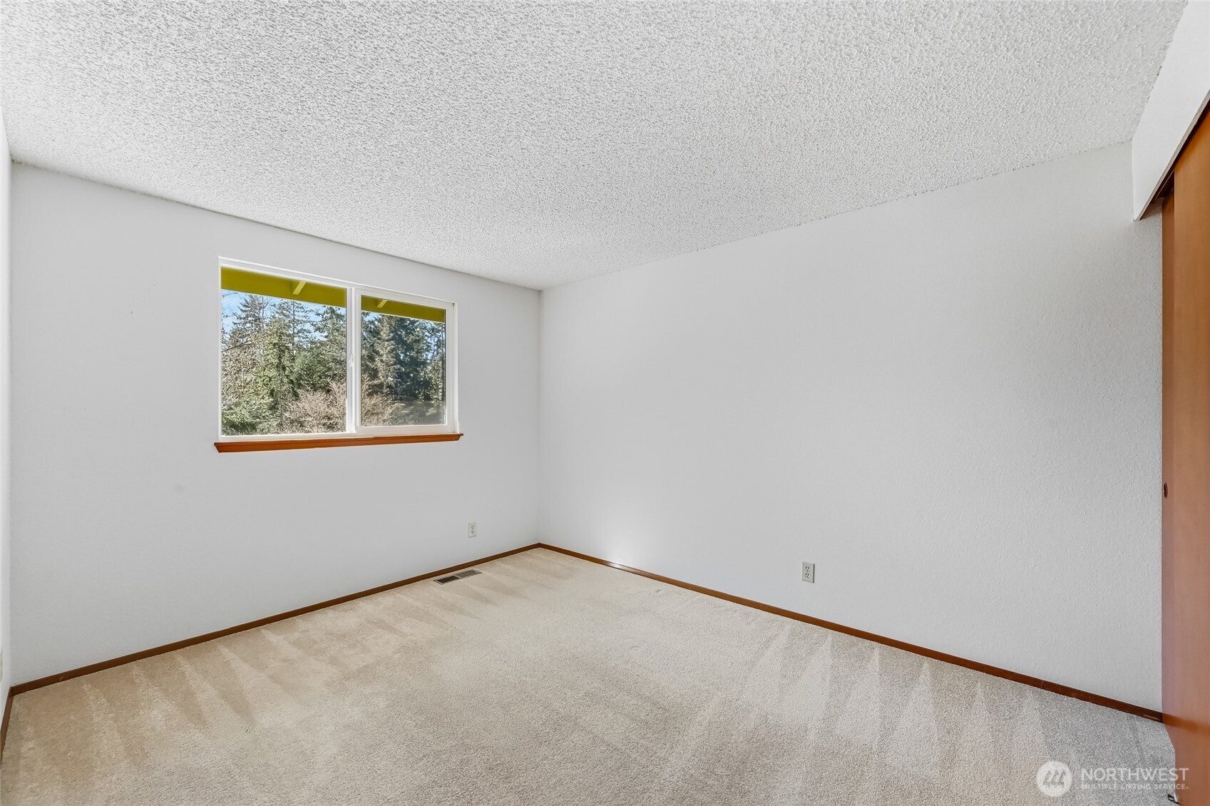 5600 140th Place SE, Bellevue, WA 98006