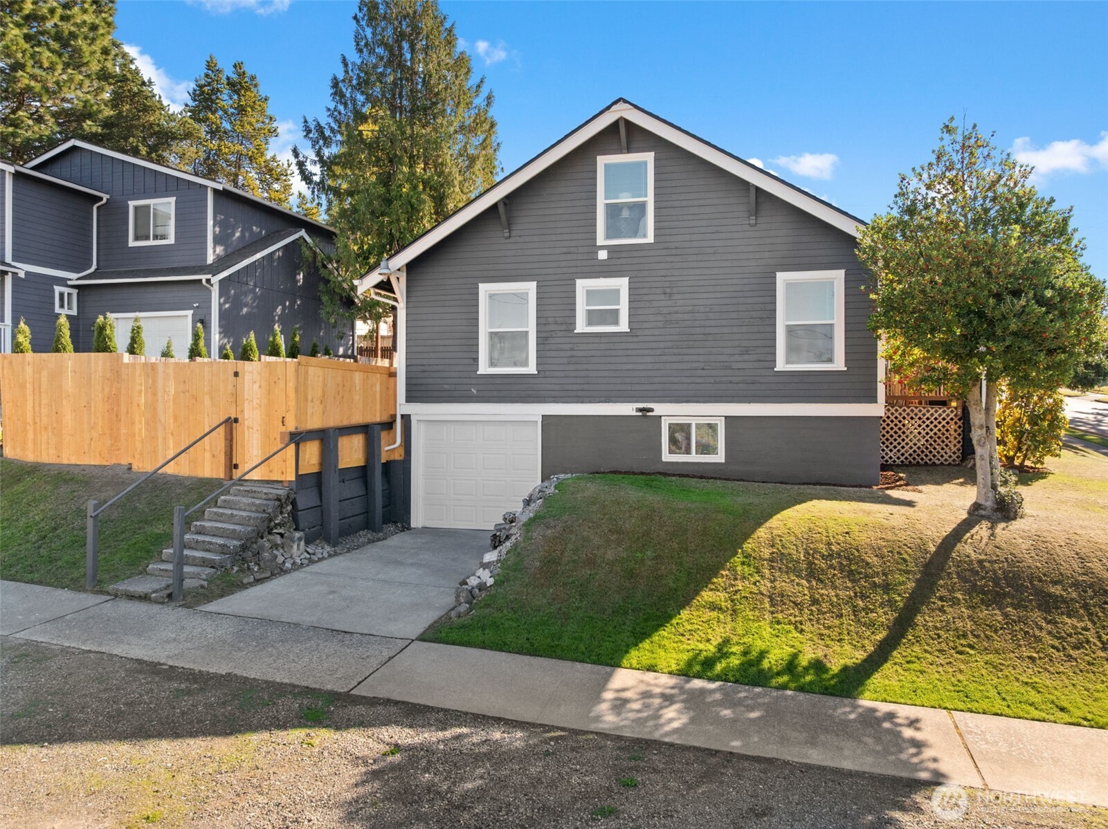 3525 E T Street , Tacoma, WA 98404